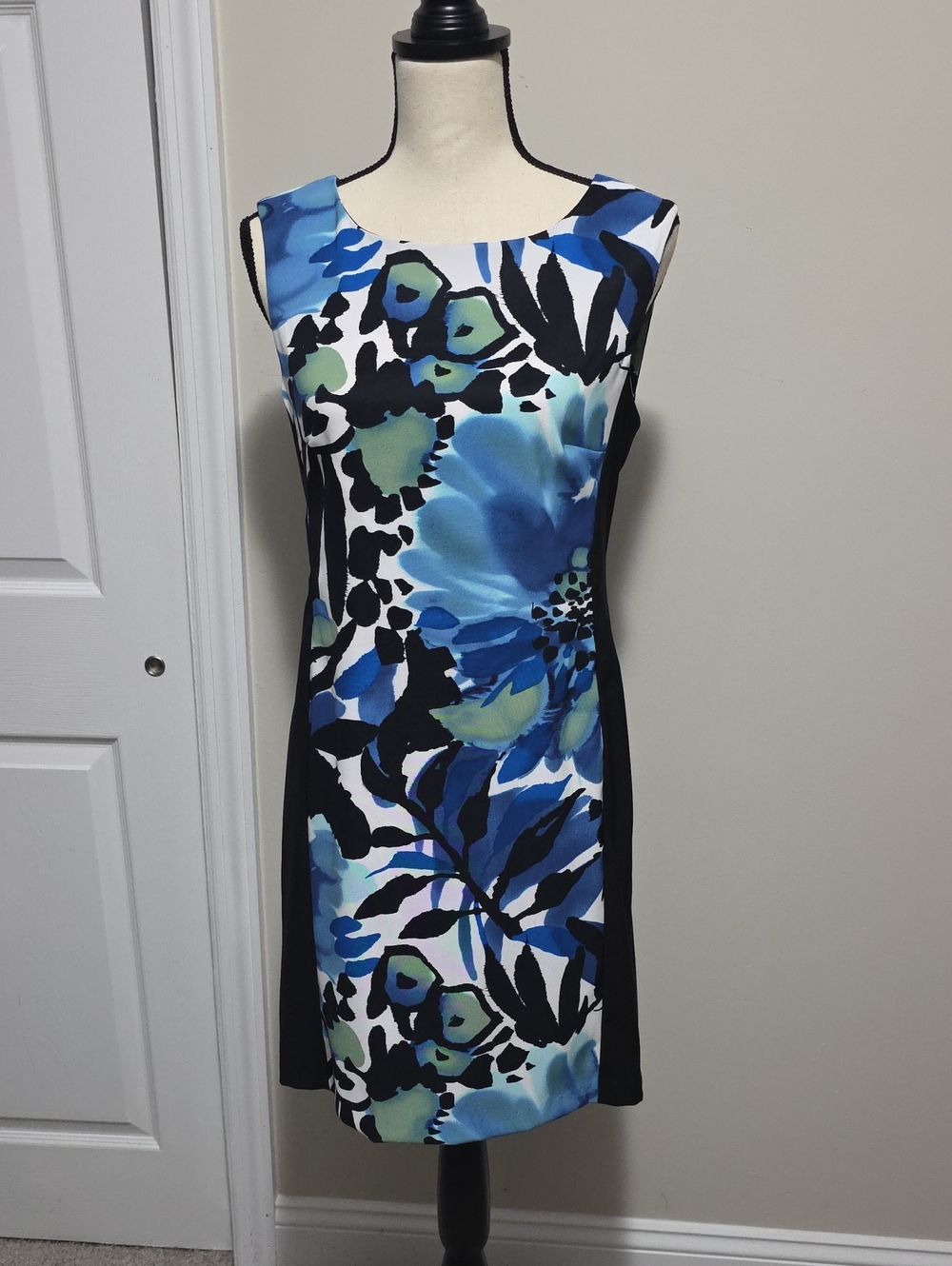 Connected Apparel Watercolor Floral Sleeveless Shift, Sheath Dress Petite 6P